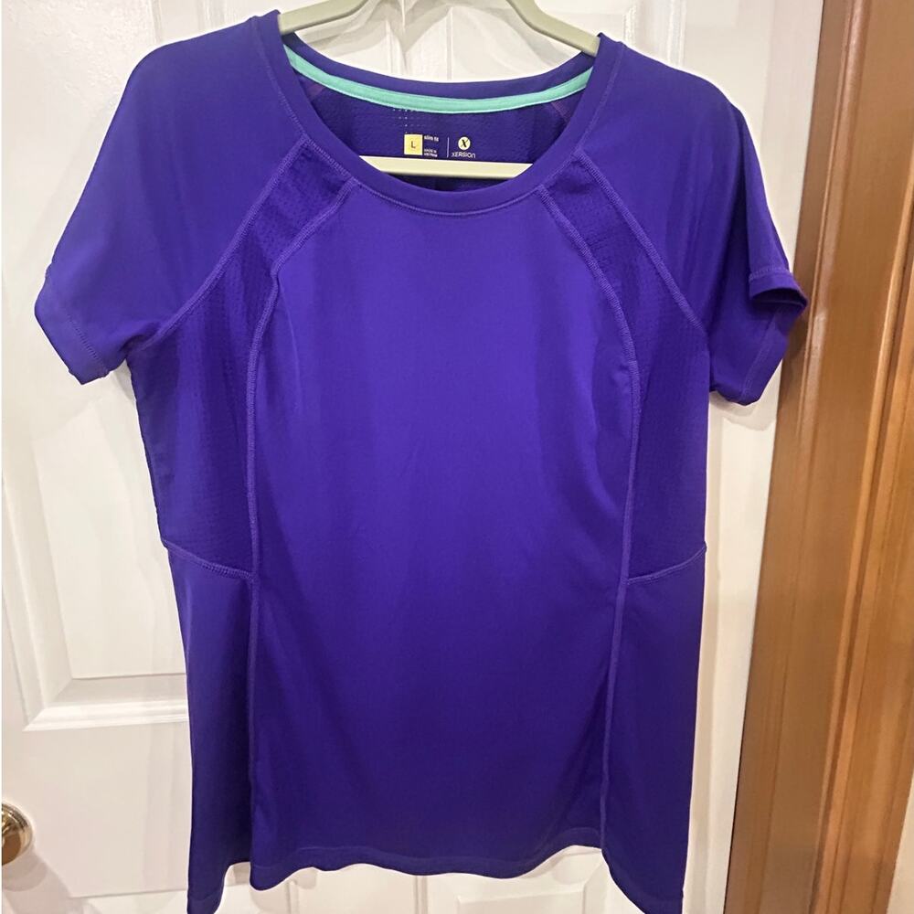 Xersion purple semi fitted short sleeve womans workout top L